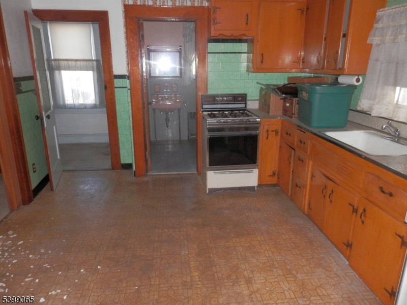 Elizabeth City, NJ 07202,757 Grier Ave