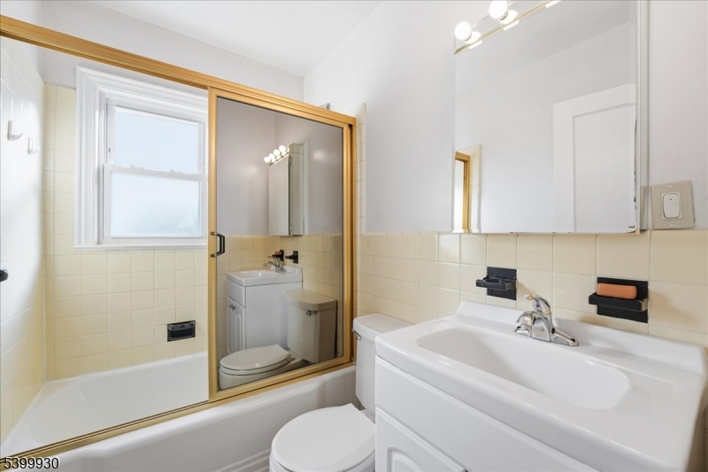 Clifton City, NJ 07012,51 Surrey Ln