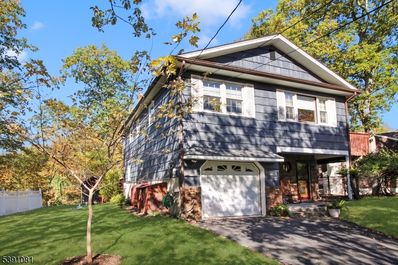 553 Stonetown Rd, Ringwood Boro, NJ 07456