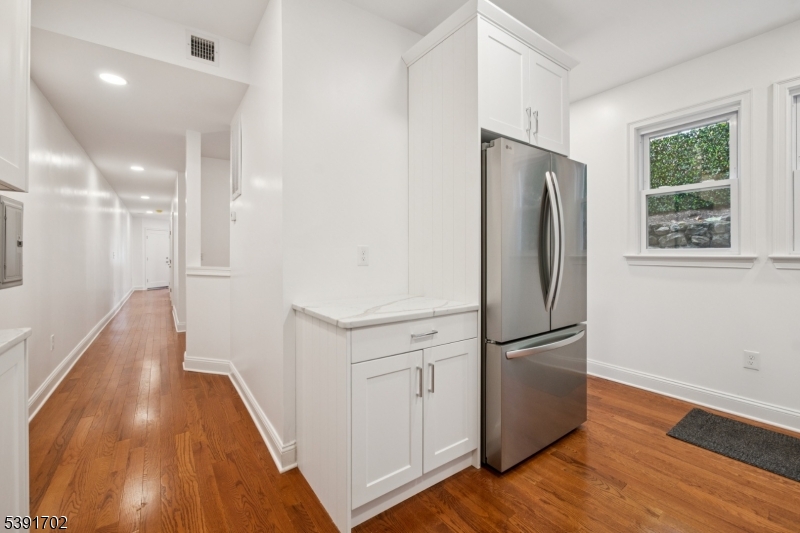 Boonton Town, NJ 07005,915 2L Main