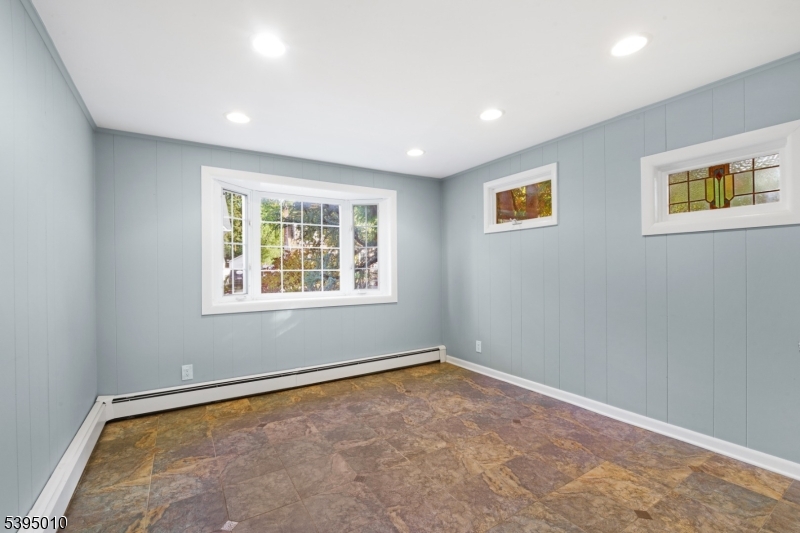 Teaneck Twp., NJ 07666,654 Suffern Rd