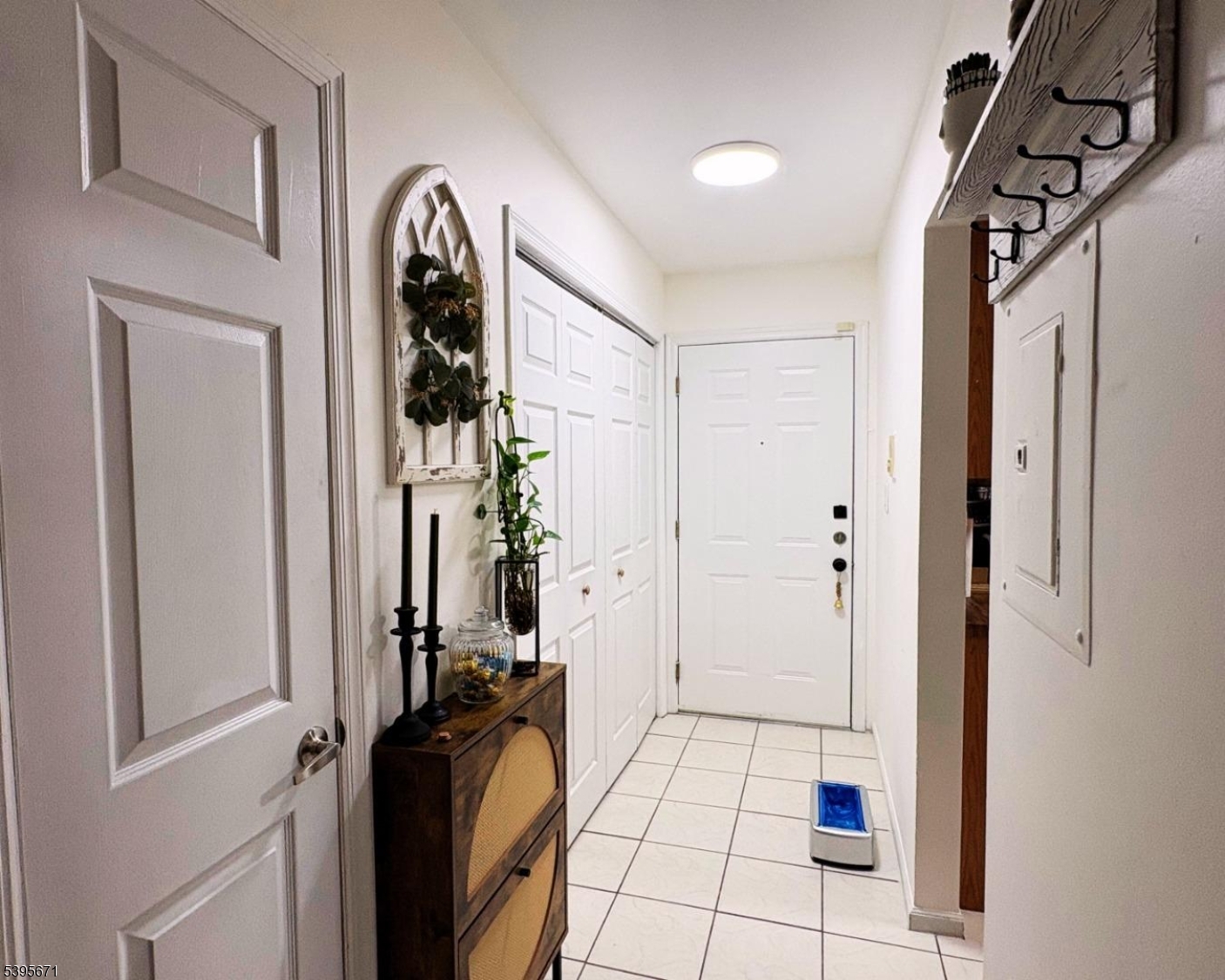 Elizabeth City, NJ 07208,660-672 N Broad St #19