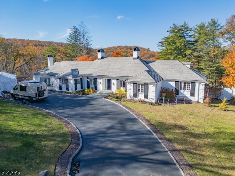 Kinnelon Boro, NJ 07405,18 Pepperidge Tree Ter