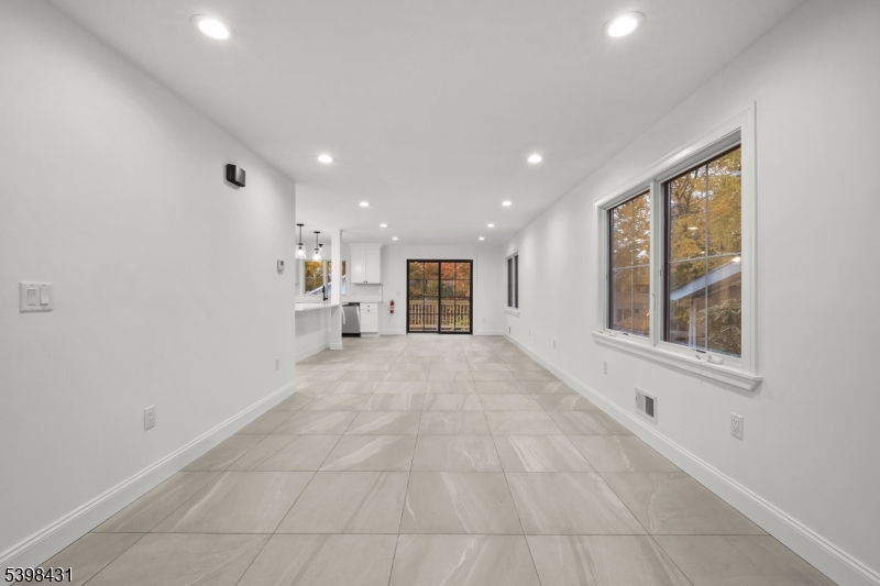 Nutley Twp., NJ 07110,83 Raymond Ave