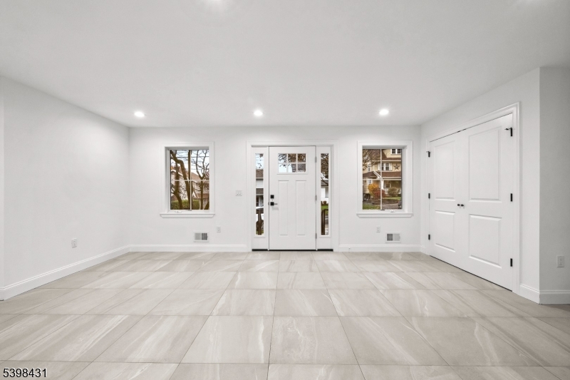 Nutley Twp., NJ 07110,83 Raymond Ave