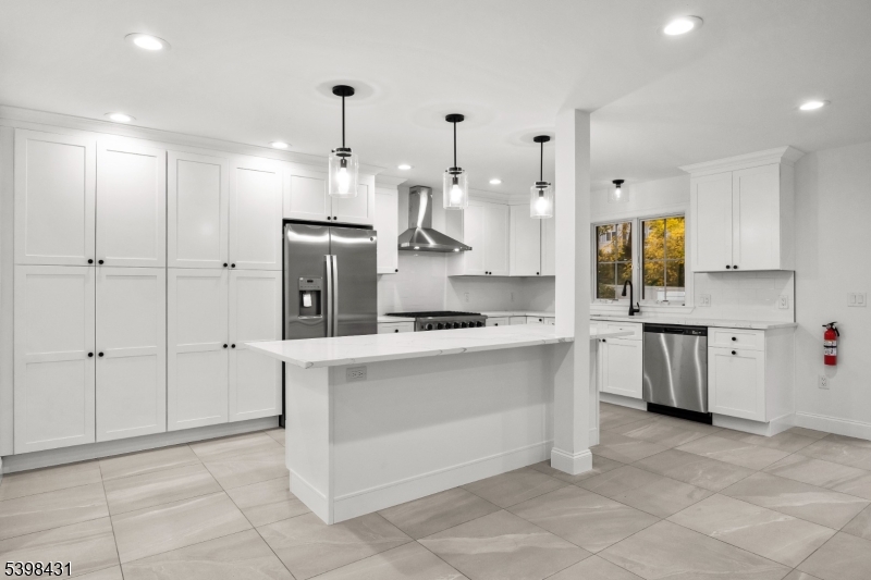 Nutley Twp., NJ 07110,83 Raymond Ave