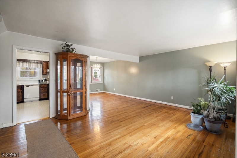 Cranford Twp., NJ 07016,61 Fairfield Ave