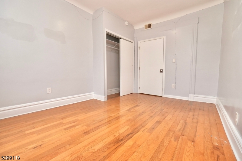 Newark City, NJ 07106,20 Stuyvesant Ave