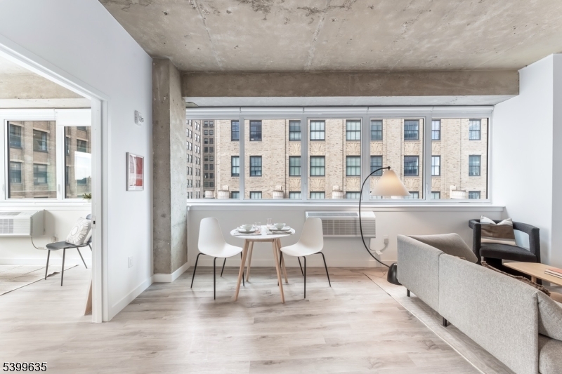 Newark City, NJ 07102,10 Commerce Ct #2D