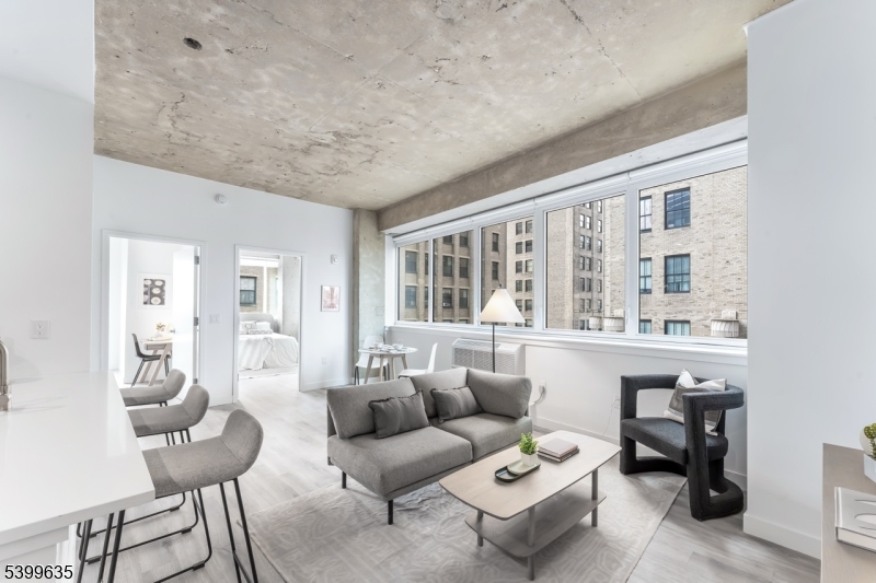 10 Commerce Ct #2D, Newark City, NJ 07102