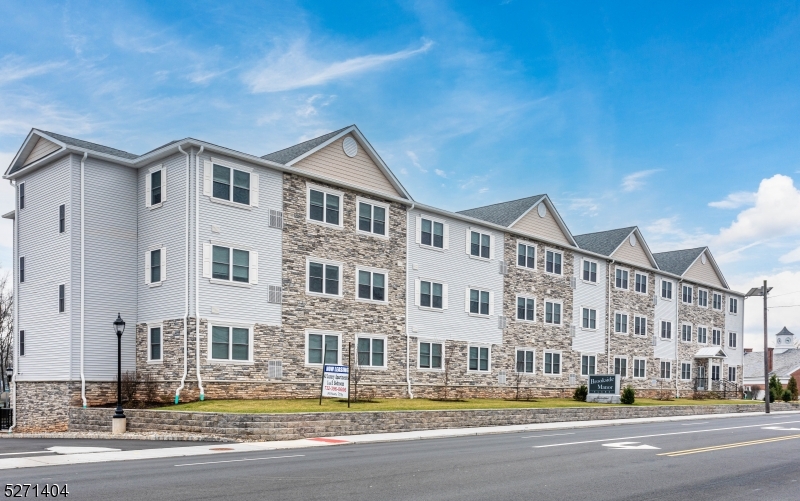 Clark Twp., NJ 07066,1025 Raritan Road #303