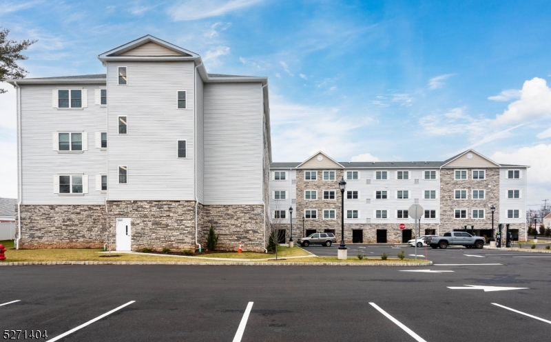 Clark Twp., NJ 07066,1025 Raritan Road #303