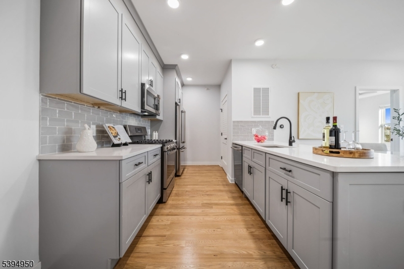 Bloomfield Twp., NJ 07003,37 Farrand Street #405