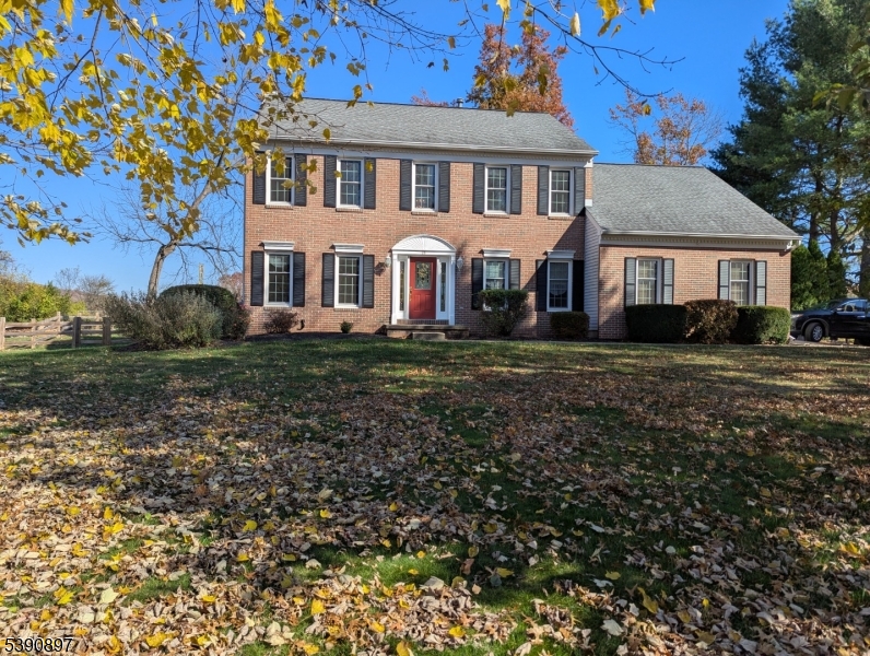 25 Saint Andrews Dr, Washington Twp., NJ 07882