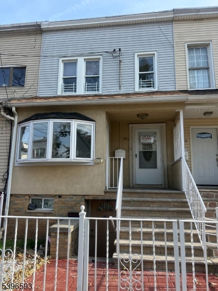 18 12Cedar Ave, Elizabeth City, NJ 07202