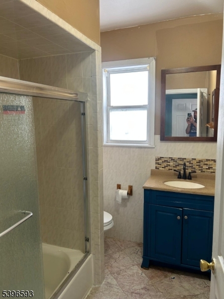 Elizabeth City, NJ 07202,18 12Cedar Ave