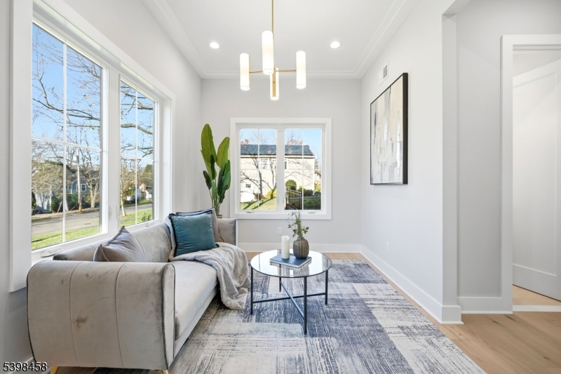 Livingston Twp., NJ 07039,11 Rale Ter