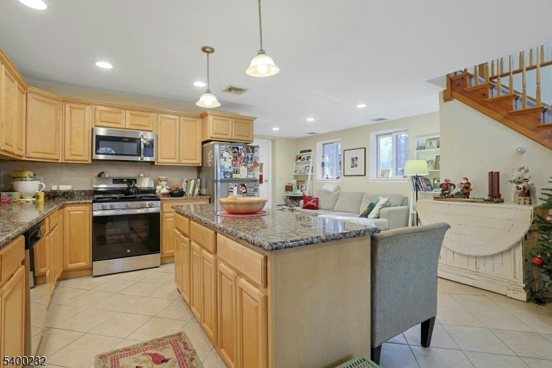 Allendale Boro, NJ 07401,301 W Crescent Ave