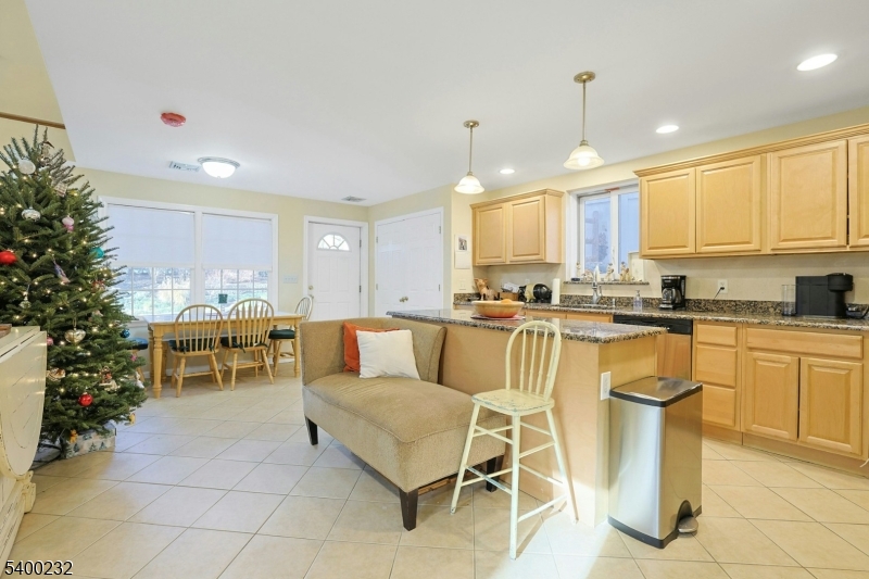 Allendale Boro, NJ 07401,301 W Crescent Ave