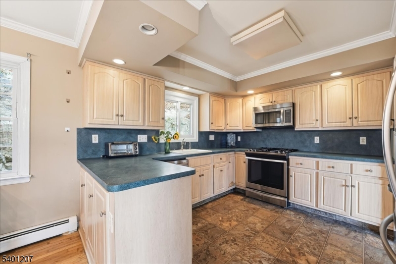 Oakland Boro, NJ 07436,79 Truman Blvd