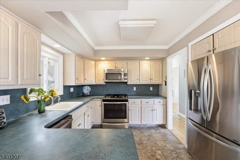 Oakland Boro, NJ 07436,79 Truman Blvd