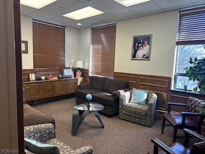 Elizabeth City, NJ 07208,702 N Broad St