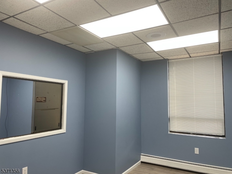 Elizabeth City, NJ 07208,702 N Broad St