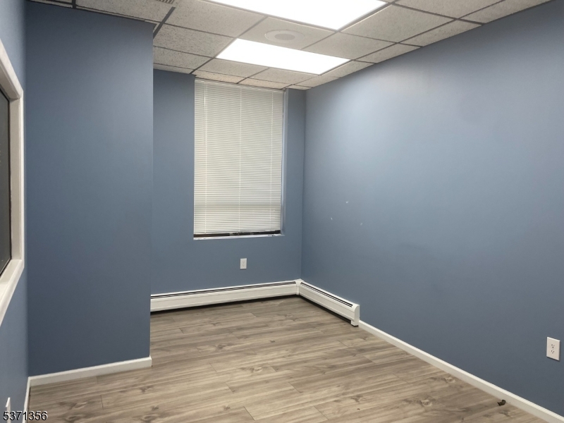 Elizabeth City, NJ 07208,702 N Broad St