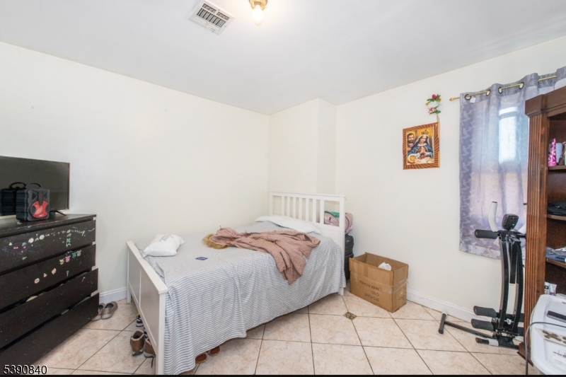 Paterson City, NJ 07501,377 Ellison Street