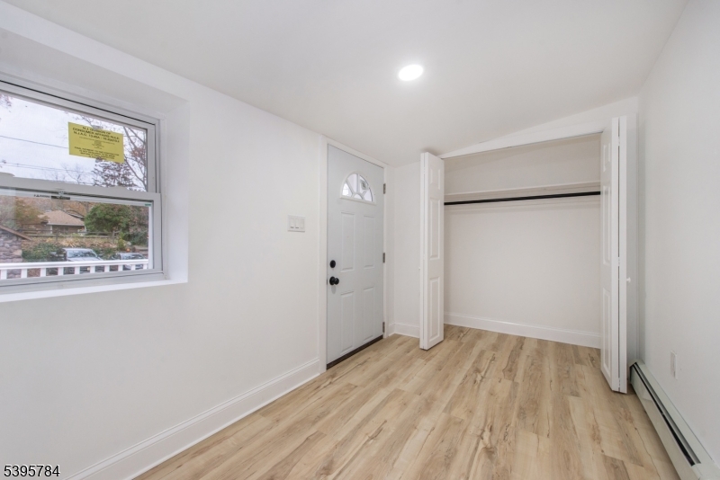 West Milford Twp., NJ 07480,25 Setting Sun Trl