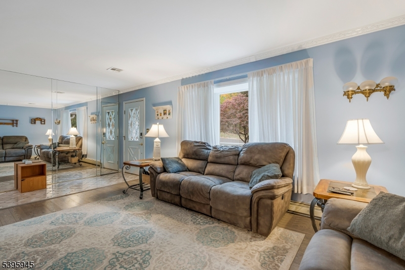 Middletown Twp., NJ 07716,608 Raritan Ave