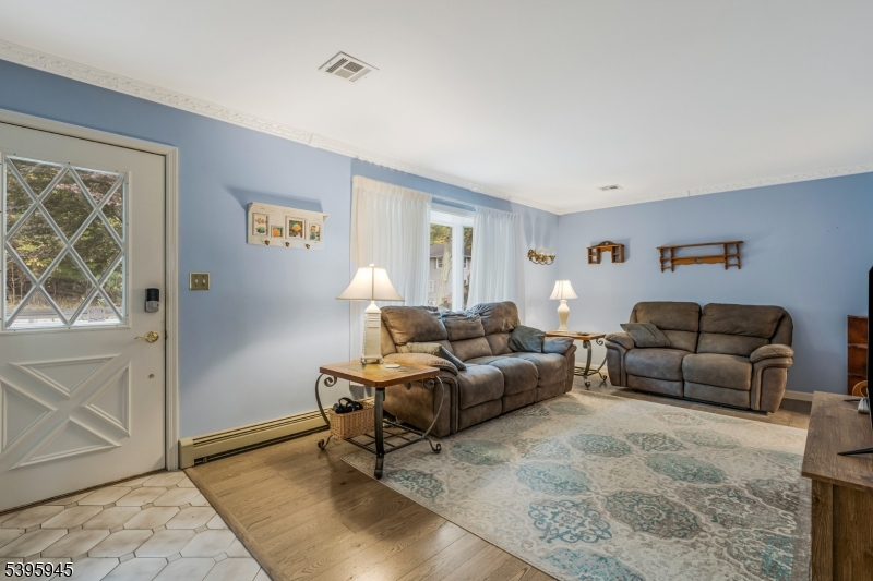 Middletown Twp., NJ 07716,608 Raritan Ave