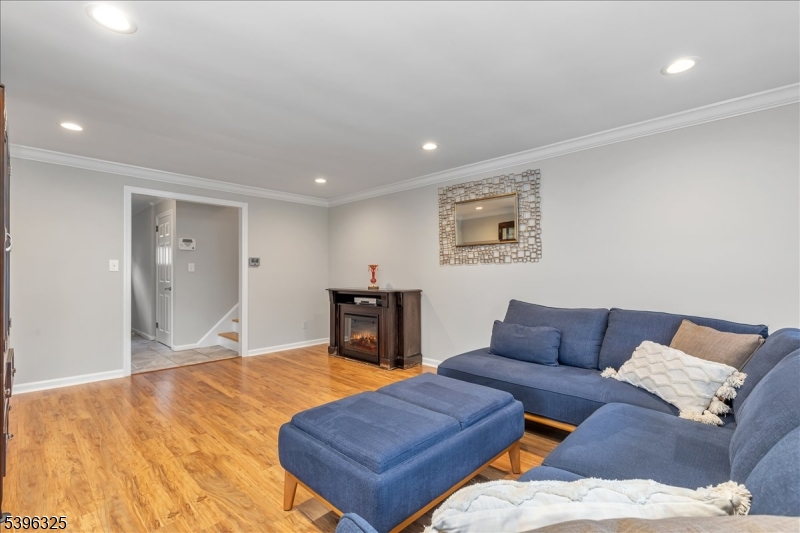 Scotch Plains Twp., NJ 07076,1933 Mary Ellen Ln