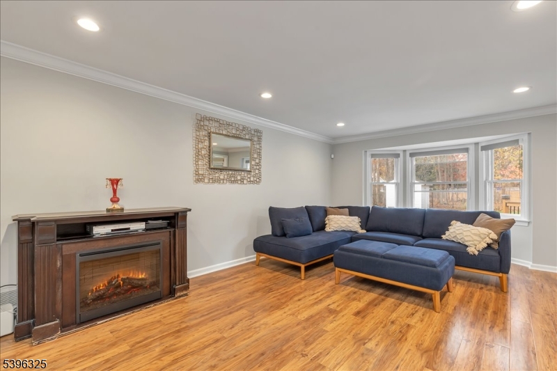 Scotch Plains Twp., NJ 07076,1933 Mary Ellen Ln