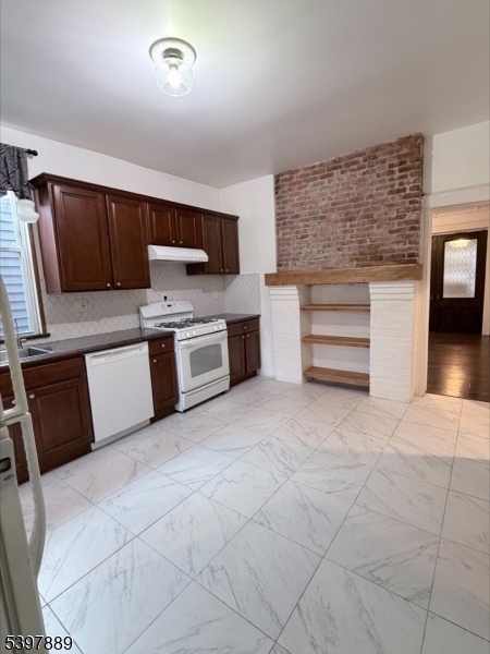 East Newark Boro, NJ 07029,242 Grant Ave #1