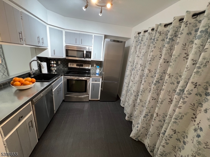 Wharton Boro, NJ 07885,532 Upperway