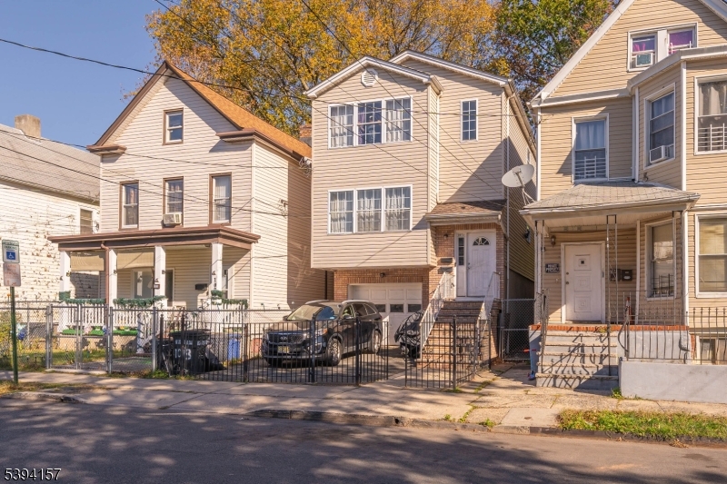 1073 Bond St, Elizabeth City, NJ 07201