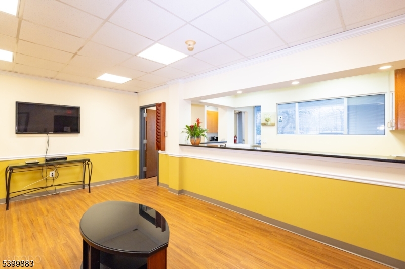 Edison Twp., NJ 08820,2 Lincoln Hwy-Unit100