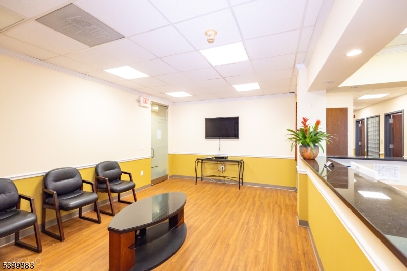 Edison Twp., NJ 08820,2 Lincoln Hwy-Unit100