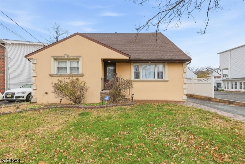 67 Norwood Ave #1, Lodi Boro, NJ 07644