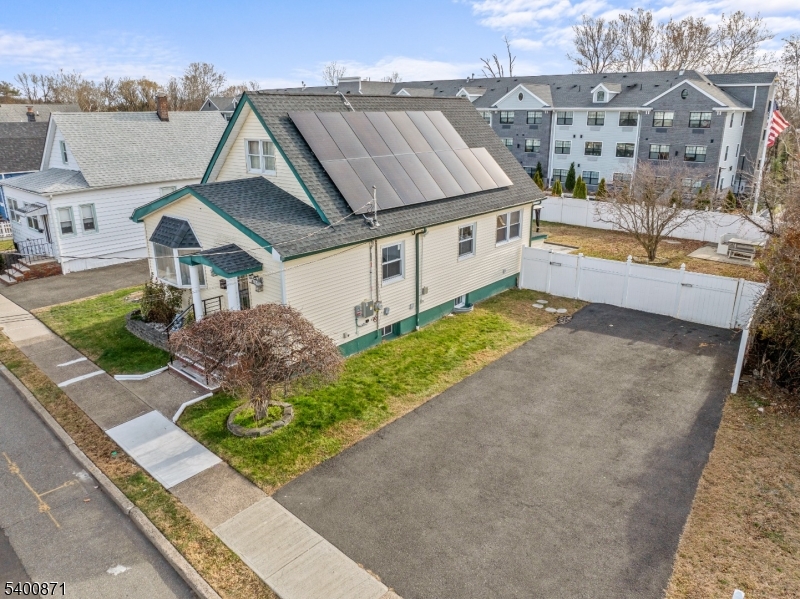 Fair Lawn Boro, NJ 07410,7-02 Lake St