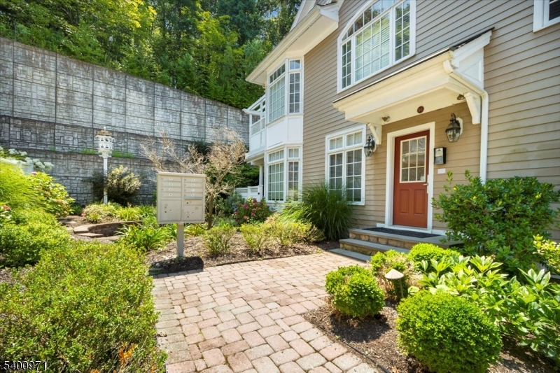 Morristown Town, NJ 07960,60 Chestnut St #2