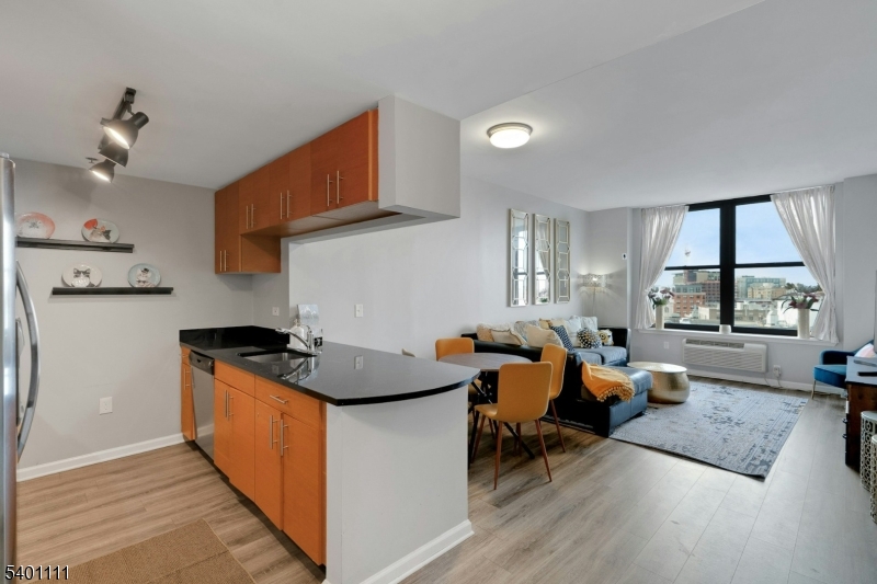 Jersey City, NJ 07302,102 Christopher Columbus Dr #803