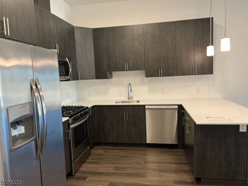 310 Madison Ave, Elizabeth City, NJ 07201