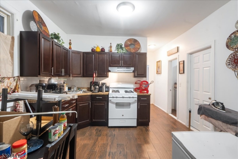 East Orange City, NJ 07018,552 Norwood St