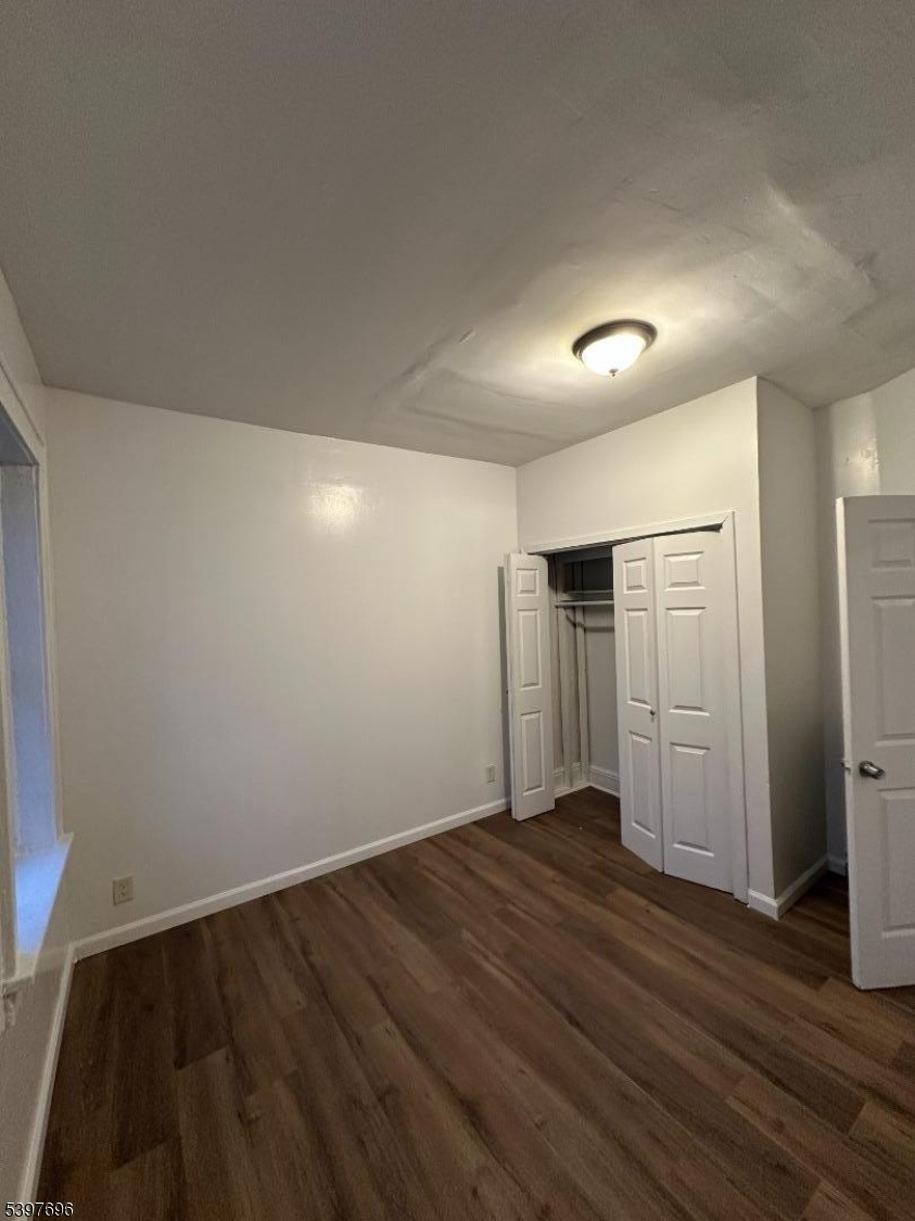 Passaic City, NJ 07055,10 Mass Ct