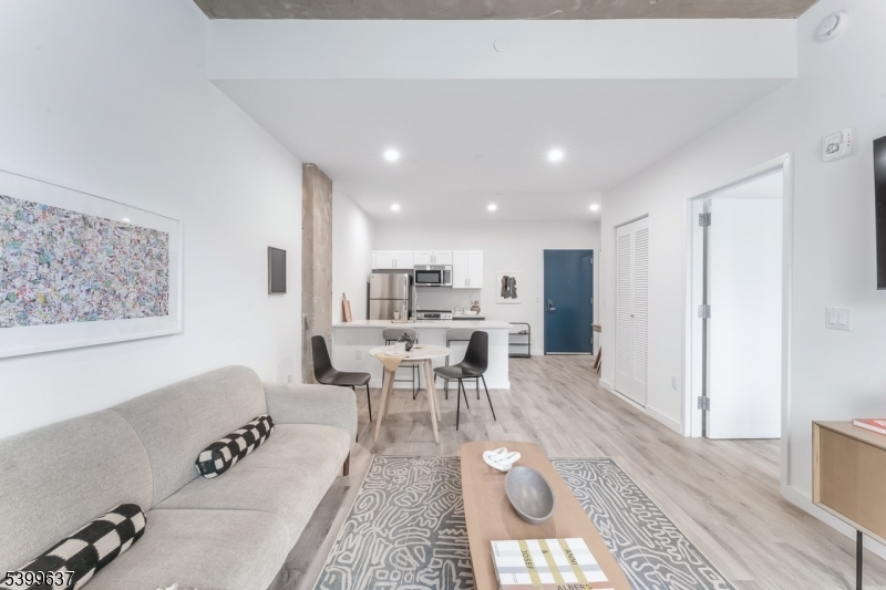 Newark City, NJ 07102,10 Commerce Ct #7H