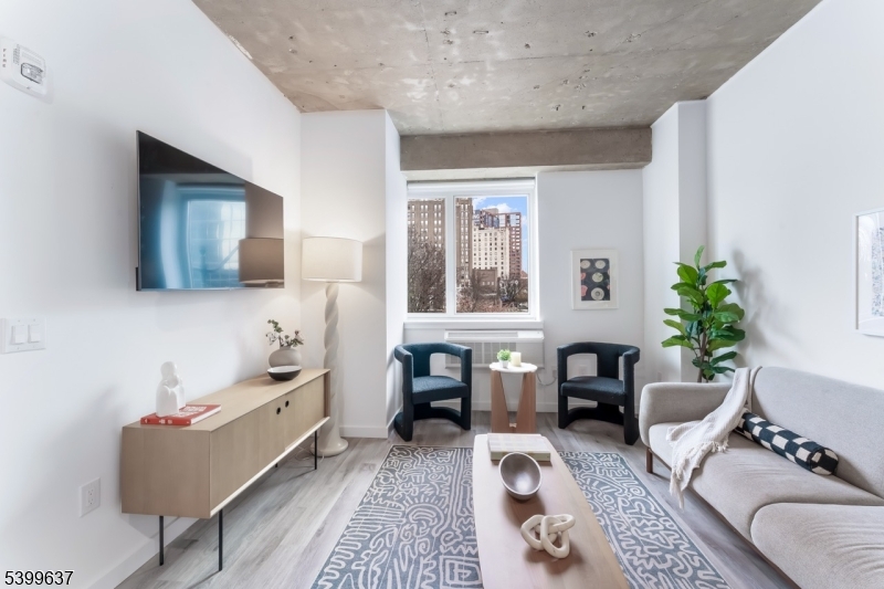 Newark City, NJ 07102,10 Commerce Ct #7H