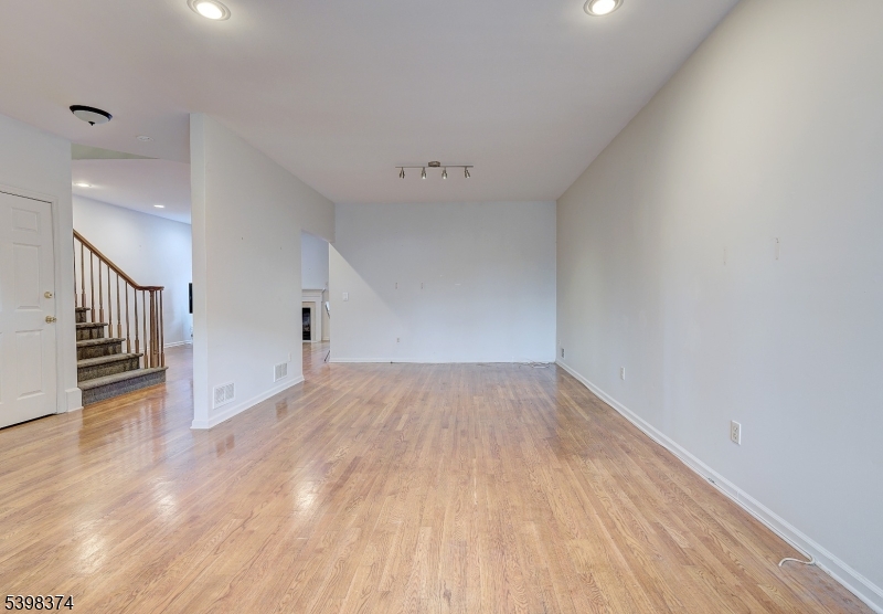 Livingston Twp., NJ 07039,3 Champion Blvd