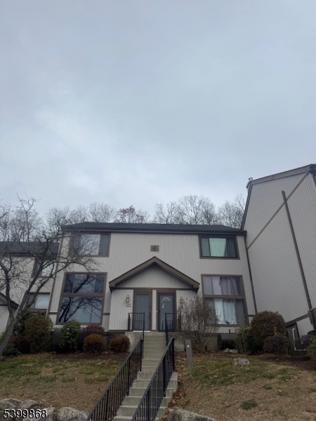 9160 Ashland Ct #160, Stanhope Boro, NJ 07874